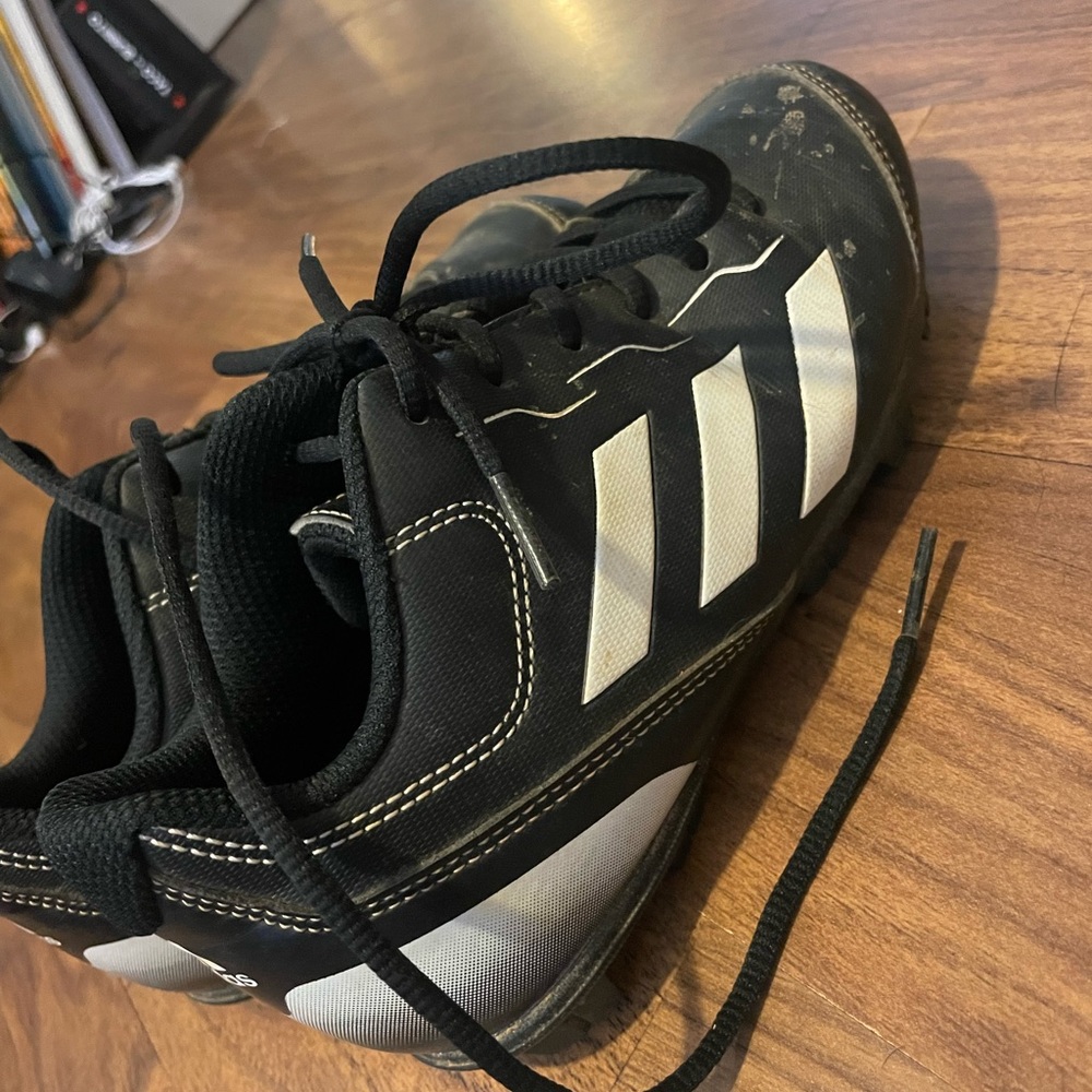 Baseball low top adidas cleats boys